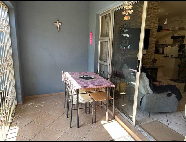 1 BEDROOM TOWNHOUSE FOR SALE IN WATERVAL EAST